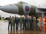 RIAT2009_267 - the crews of the B52 and the Vulcan pose for pics